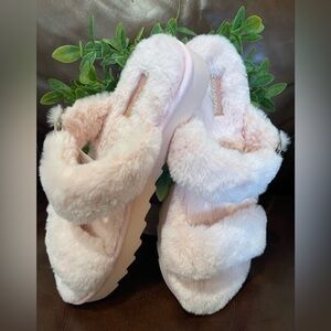 Koolaburra by UGG Furry Slide Sandal Slipper Pale Pink Soft NEW NWOT Siz…
